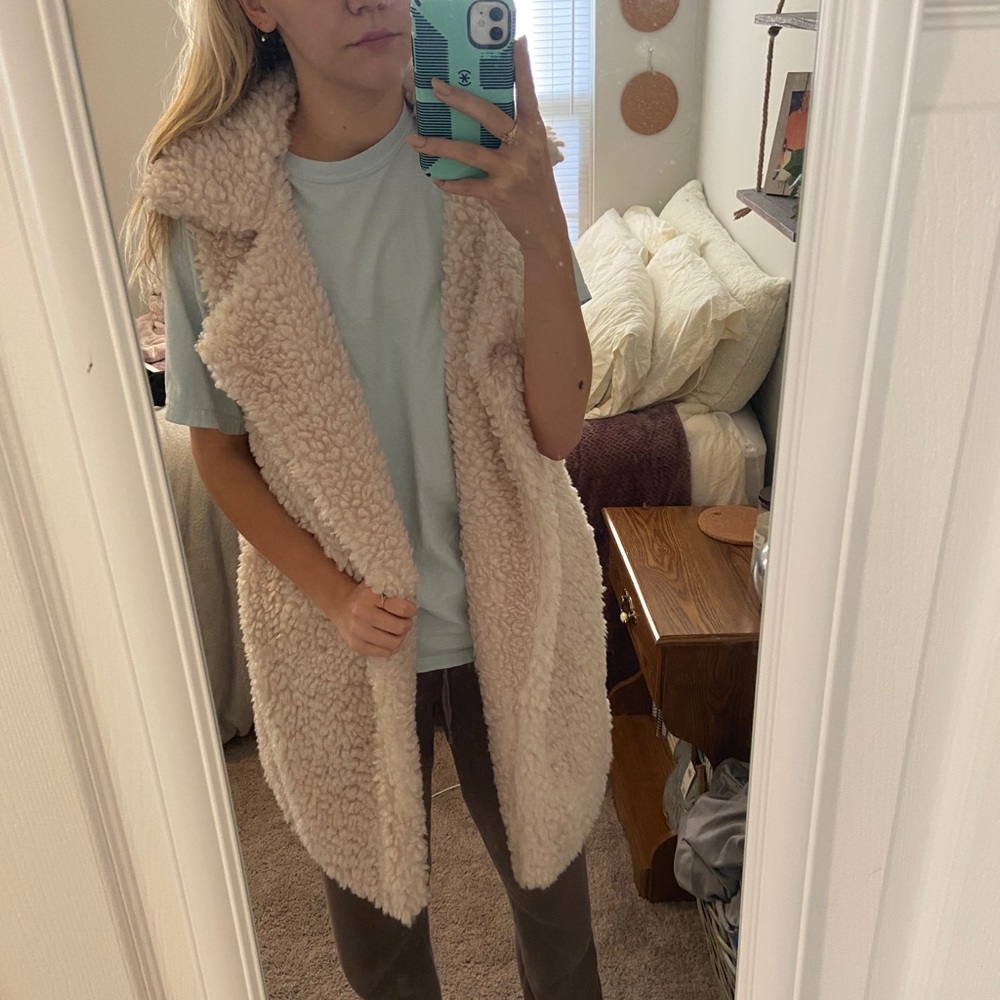 Odiva Long Fur Vest!!